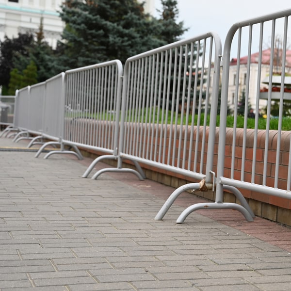 delivery and setup services for the barricades at your desired location